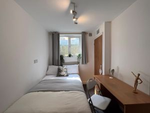 bed- click for photo gallery